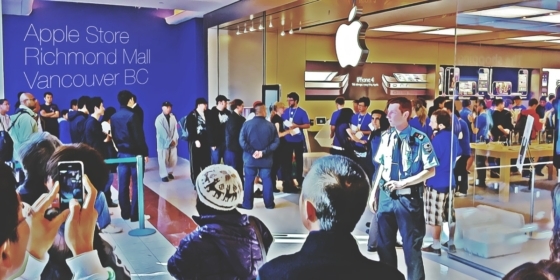 Sitting in line @ the Apple Store in Vancouver BC